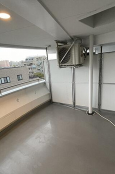 クリスタルタワー 