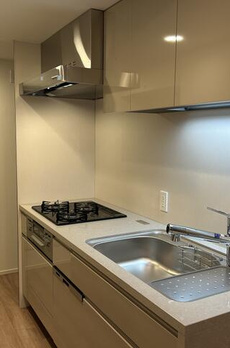 ピアース新宿三丁目 