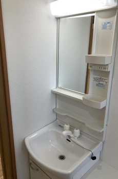 トナミビル 