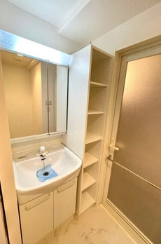 レジディア四谷三丁目 