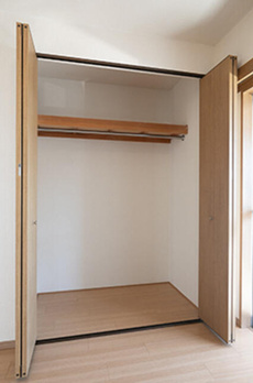 友泉大伝馬町ビル 