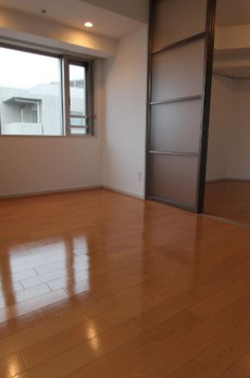プライムアーバン四谷外苑東 