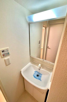 レジディア四谷三丁目 