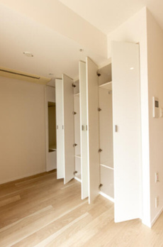 ＴＨＥ　ＲＯＰＰＯＮＧＩ　ＴＯＫＹＯ　ＣＬＵＢ　ＲＥＳＩＤＥＮＣＥ 