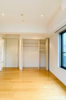 アパートメンツ東山 