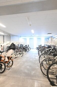 ファーストリアルタワー新宿 