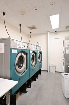 ファーストリアルタワー新宿 