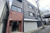 グローイングアップビル