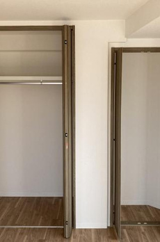 トナミビル 