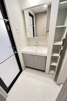 クロスレジデンス六義園 