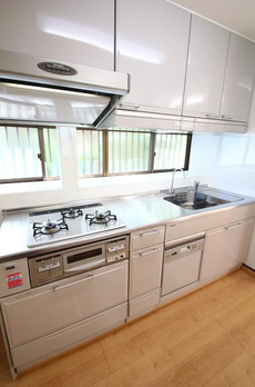 世田谷区奥沢４丁目戸建 