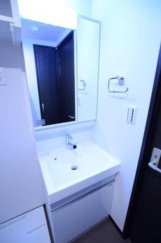 マインズ・コム白金 