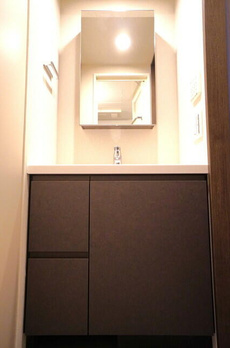 Ｂｒｉｌｌｉａ　ｉｓｔ　上野稲荷町 