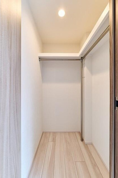 ＭＯＤＩＥＲ　ＧＩＮＺＡ　ＥＡＳＴ 