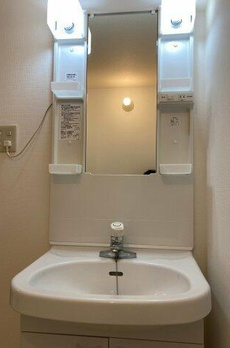 アンジュ荻野 