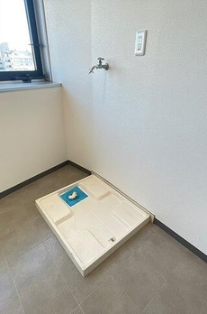 クリスタルタワー 