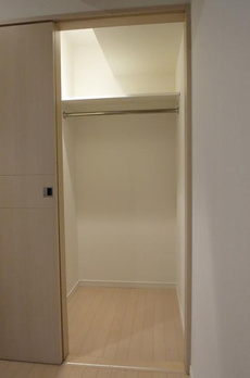 ドゥーエ新富町 
