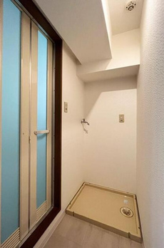 ＮＥＯ　ＲＯＯＭＥＬＩＡ 