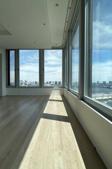 ＧＬＯＢＡＬ　ＦＲＯＮＴ　ＴＯＷＥＲ 