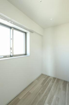 ｎｉｄｏ　ＭＩＮＯＷＡ 