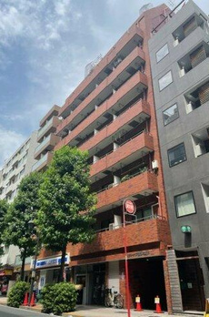 カテリーナ新宿御苑駅前 