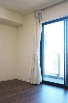 ＭＩＤ　ＴＯＷＥＲ　ＧＲＡＮＤ 
