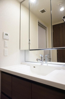 ＭＩＤ　ＴＯＷＥＲ　ＧＲＡＮＤ 