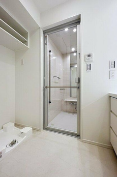 ＷＯＲＬＤ　ＴＯＷＥＲ　ＲＥＳＩＤＥＮＣＥ 