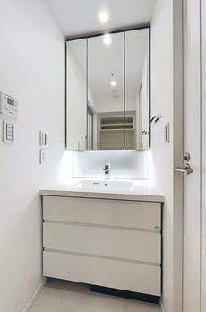 ＷＯＲＬＤ　ＴＯＷＥＲ　ＲＥＳＩＤＥＮＣＥ 