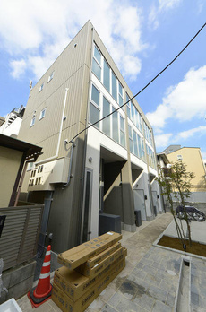 サリースマイル参番館 