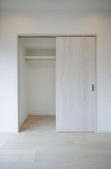 ＯＮＥ　ＲＯＯＦ　ＦＬＡＴ　ＴＯＧＯＳＨＩ 