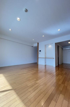 Ｅｌｉｔｅ　Ｒｅｓｉｄｅｎｃｅ　Ｍｉｙａｍａｓｕｚａｋａ 