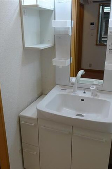 春江町５丁目貸家 