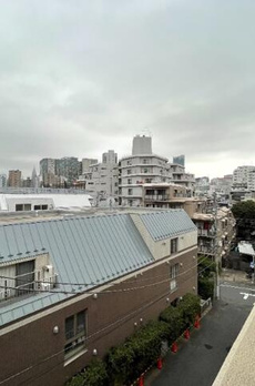 グランハイツ東新宿 