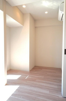 Ｂｒｉｌｌｉａ　ｉｓｔ　上野稲荷町 