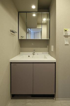 ｎｉｄｏ　ＭＩＮＯＷＡ 