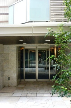 PARK HABIO新橋 