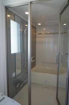 コンフォリア日本橋人形町イースト 【1号室】ガラス貼り浴室