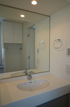 コンフォリア日本橋人形町イースト 【1号室】