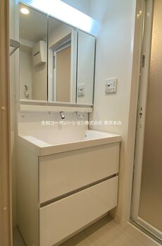 イーストワールド人形町 