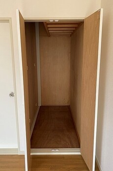 渋谷区富ヶ谷２丁目テラスハウス 