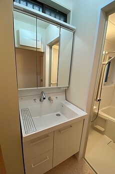 渋谷区富ヶ谷２丁目テラスハウス 