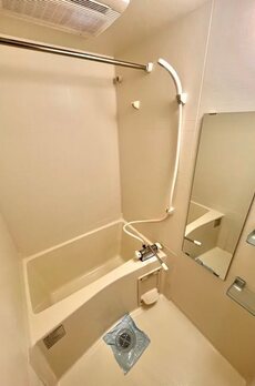 レジディア四谷三丁目 