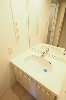 レジディア神田岩本町 