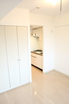 プラウドフラット新宿河田町 