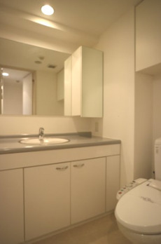 プラウドフラット新宿河田町 