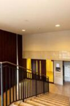 コートレアル三田綱町 