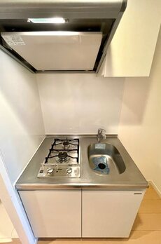 レジディア四谷三丁目 