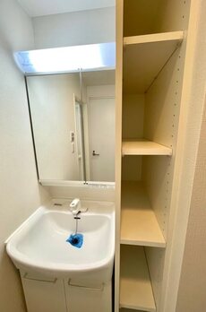 レジディア四谷三丁目 