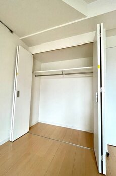 レジディア四谷三丁目 